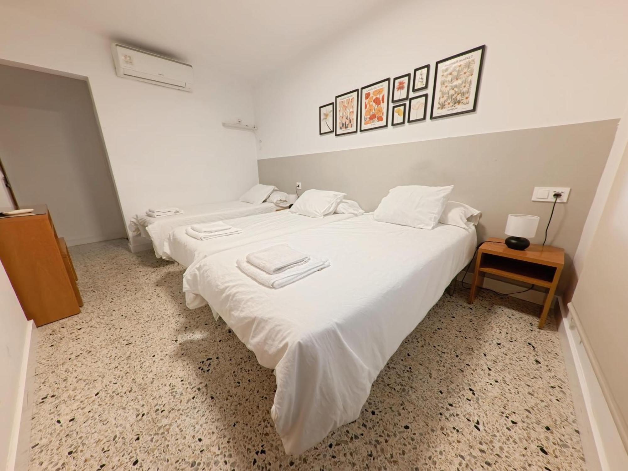 יורט דה מאר Hostal Y Apartamento Moli De Mar מראה חיצוני תמונה